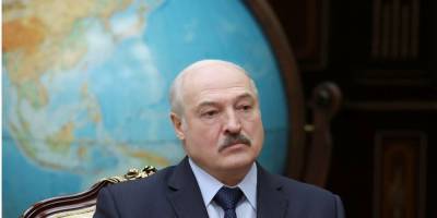 «Прививаться не буду». Лукашенко заявил, что он скептик и прививку Sputnik V от коронавируса делать не будет