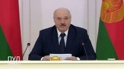 Лукашенко назвал себя скептиком и отказался вакцинироваться