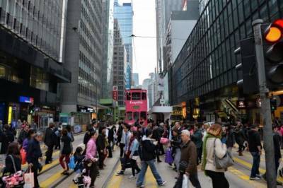 В Гонконге резко увеличили период самоизоляции из-за новой COVID-волны