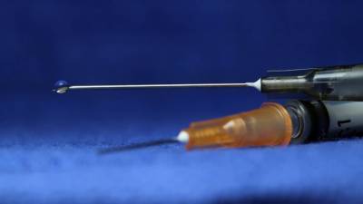 Гинцбург: вакцина "Спутник V" не вызывает тяжелых аллергических реакций