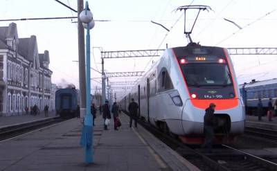 Кинозал в вагоне: "Укрзализныця" осчастливит пассажиров - новый сервис уже запущен, детали
