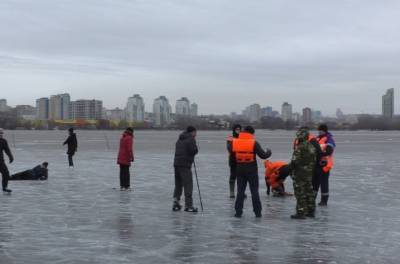 Спасатели выйдут в рейды на лед даже во время праздников