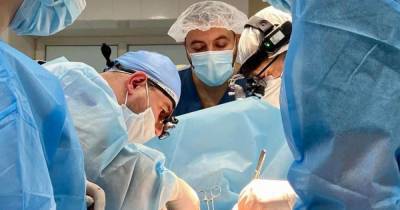 Во Львове 30-летнему мужчине успешно пересадили сердце: фото, видео