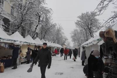 Новогодняя ярмарка открылась в Пскове