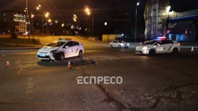 В Киеве пьяный лихач на Volkswagen Transporter протаранил полицейское авто