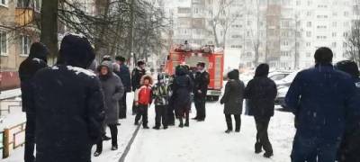 Женщина и ребенок обратились к медикам за помощью после ЧП на улице Березовской в Нижнем Новгороде