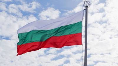 Глава Минздрава Болгарии станет первым жителем страны, привившимся от COVID-19