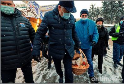 Ленинградское изобилие: как Александр Дрозденко праздничную продуктовую корзину собрал и фермеров поддержал