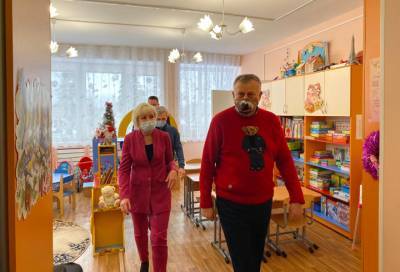 «Все хорошо у нас»: Александр Дрозденко посетил Каложицкий ресурсный центр по содействию семейному устройству