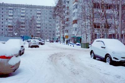 Мэрия Сыктывкара предупредила организации о наказании за снег на проезжей части
