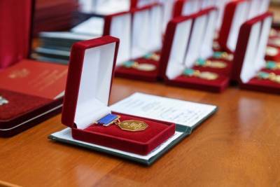 Государственными наградами поощрили 29 жителей Коми