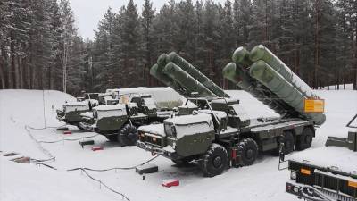 Новые расчёты С-400 «Триумф» заступили на боевое дежурство под Екатеринбургом — видео
