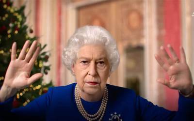 Британцы в ярости от фейкового видео, на котором танцует Елизавета II