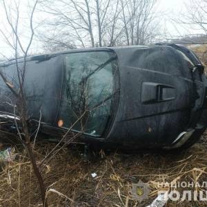 В Запорожской области перевернулось авто: есть погибшие. Фото