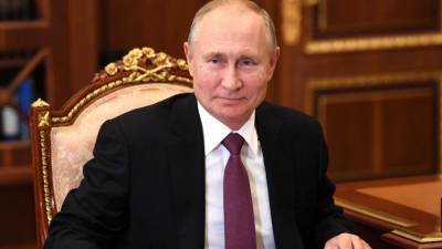 Песков заявил, что Путин сам расскажет, когда сделает прививку от COVID-19