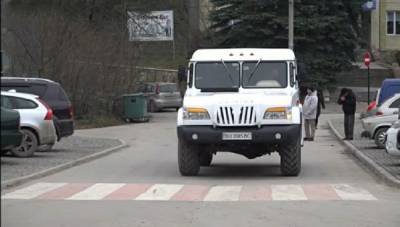 Монстр на колесах: украинец создал уникальный пятитонный внедорожник, кадры завораживают