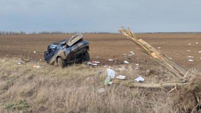 В Крыму Chevrolet врезался в дерево: погибла женщина-водитель