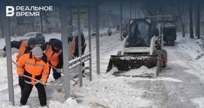 В Казани из-за погодных условий дорожные службы перешли на продленный режим работы