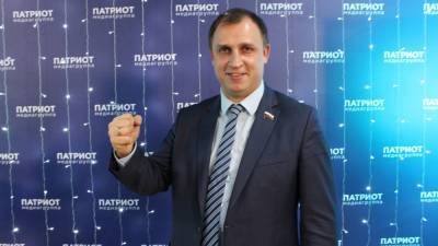 Депутат Вострецов исполнил мечту ребенка в рамках акции "Елка желаний"