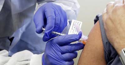 Еврокомиссия заявила о получении вакцины от COVID-19, массовая вакцинация стартует завтра