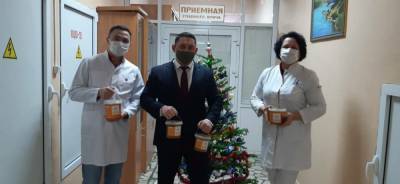 В Башкирии медработникам ковид-госпиталей направили 500 кг башкирского меда