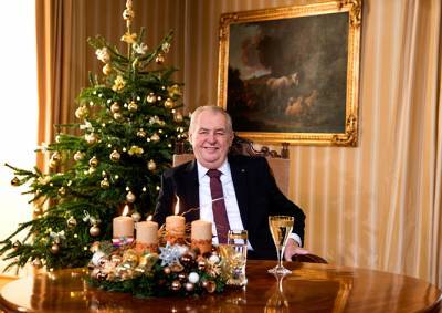 Президент Чехии поздравил жителей с Рождеством и призвал вакцинироваться от COVID-19