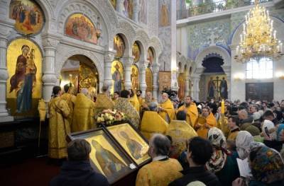 В РПЦ заявили, что пока не готовы к переводу церковнославянских текстов на русский