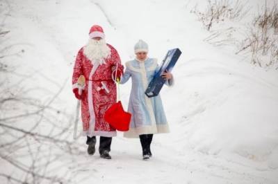 Деды Морозы устроили автопробег по Санкт-Петербургу