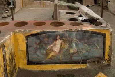 В Помпеях нашли древнеримскую закусочную. В ней даже сохранились остатки еды