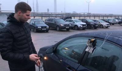 Смотрите в оба: в Украине активизировались автомошенники, как не попасться на уловку