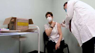 Венгрия первой из стран ЕС начала вакцинацию от коронавируса