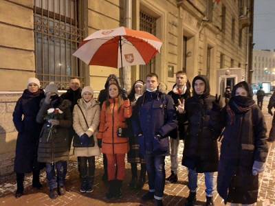 В Санкт-Петербурге у посольства Белоруссии задержали 14 человек