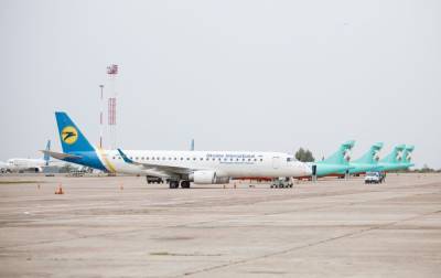 МАУ возобновит авиарейсы из Киева в Баку