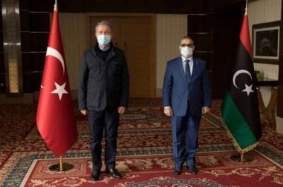Министр обороны Турции неожиданно прилетел в Ливию