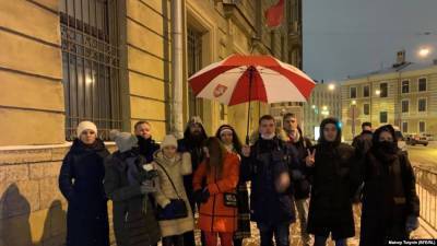 В Петербурге у консульства Беларуси задержали 14 протестующих: что известно