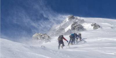 Снежный шторм унес жизни десяти альпинистов в Иране