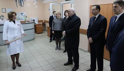 Лукашенко посещает детскую инфекционную больницу в Минске
