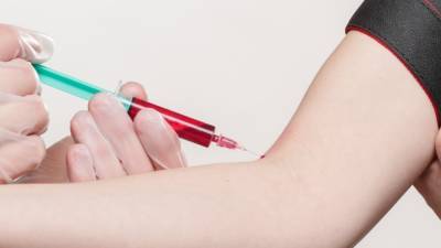 Массовая вакцинация от коронавируса стартовала в Европе