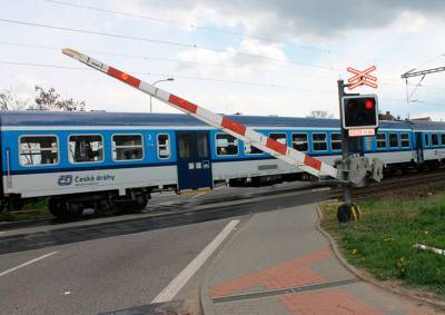 Поезд столкнулся с автомобилем в Чехии: есть жертвы