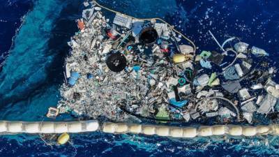 Ученые нашли частицы пластика в воздухе над Атлантическим океаном