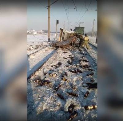 Появилось видео с места столкновения поезда с «ГАЗелью» в Кузбассе