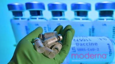 В США расследуют махинации с поставками вакцины от коронавируса