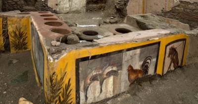 Археологи в Помпеях обнаружили древнюю "закусочную" и следы пищи: находкам почти две тысячи лет (4 фото)