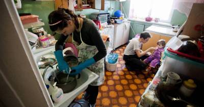 Каждая пятая малоимущая российская семья не получила госпомощь
