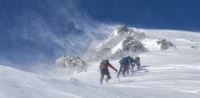 Во многих странах бушует непогода, в Иране погибли 10 альпинистов