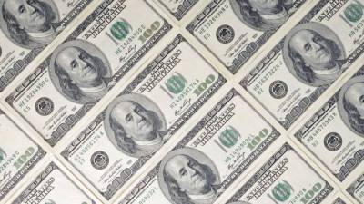 Эксперты озвучили четыре аргумента в пользу девальвации доллара