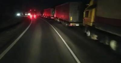 На литовской границе очередь из фур достигла десяти километров (видео)