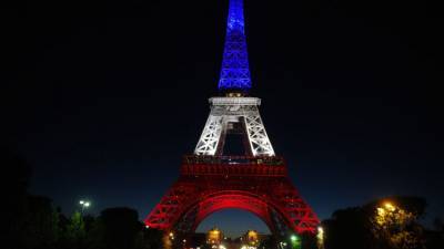 Во Франции 2021 год может не наступить: хотят перенести праздник