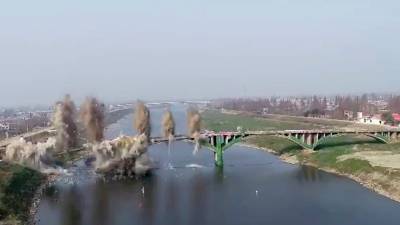 Масштабный взрыв в Китае: разрушен 760-метровый мост – впечатляющее видео