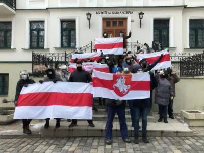В Беларуси сегодня первое воскресенье без анонсированного митинга. Но люди все равно собираются на протест